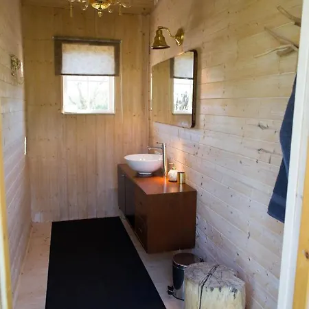 Farm stay Avar Puhkekompleks Saunaga