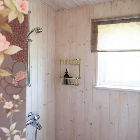 Avar Puhkekompleks Saunaga *