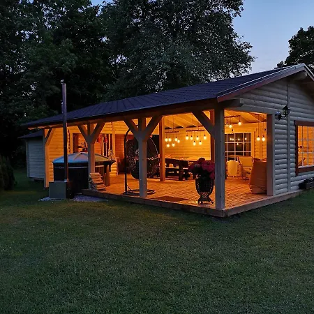 Farm stay Avar Puhkekompleks Saunaga